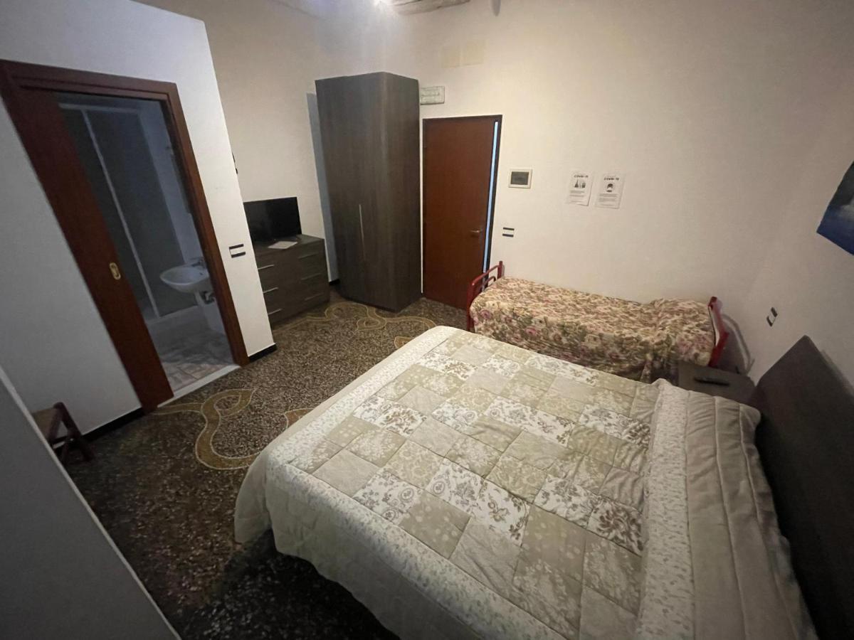 Casa de hóspedes Affittacamere Fuorigrotta *